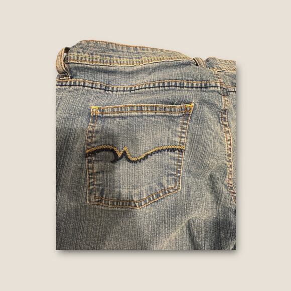 SO wear it declare it -Vintage Style Flared Jeans Medium Blue Size 13A women's - Picture 7 of 9